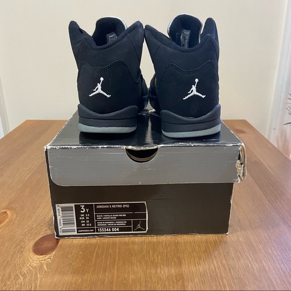 NWT Jordan 5 Retro (PS) Black/Metallic Silver Kids 3Y - Picture 2 of 6
